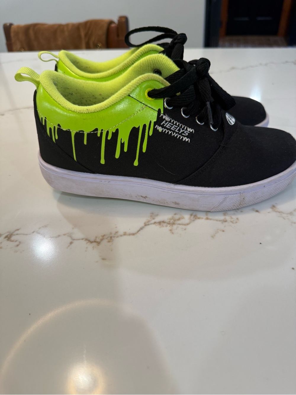 Heelys Kids Black and Neon Green Low-Top Sneakers